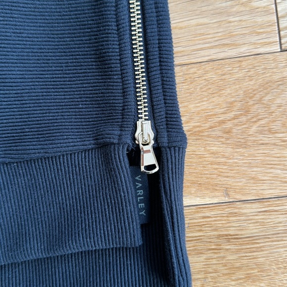 Varley x Barry’s Manning Sweatshirt - Picture 5 of 11